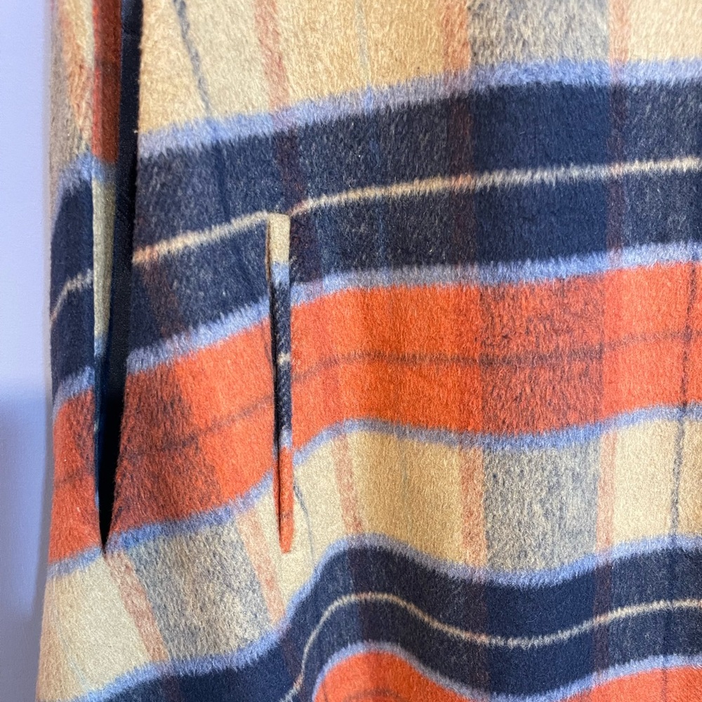 Re-Named Plaid Cape Size M - Picture 2 of 9